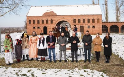 Raskoš pokladnih običaja u nedjelju pokazuje više od 400 sudionika